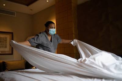 Оценены риски проживания в отеле во время пандемии коронавируса - lenta.ru