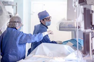 Главный инфекционист Югры попала в реанимацию с коронавирусом - znak.com - округ Югра