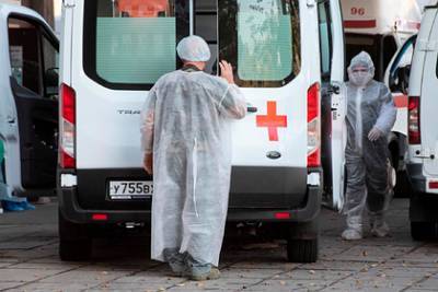 В России умерли 256 пациентов с коронавирусом за сутки - lenta.ru - Россия