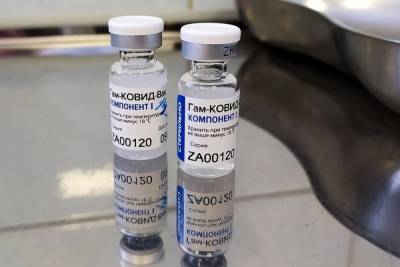 Первые 160 добровольцев получили вакцину от коронавируса в Новосибирской области - novos.mk.ru - Новосибирская обл.