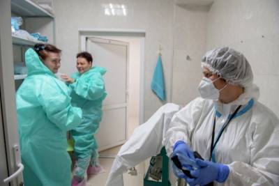 Более 1600 человек с COVID-19 госпитализированы в Москве за сутки - interfax-russia.ru - Москва