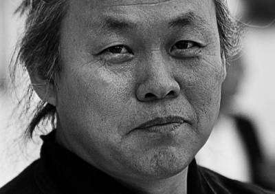 Ким Кидук - Корейский режиссер скончался от коронавируса после посещения Петербурга - neva.today - Санкт-Петербург - Латвия - Южная Корея