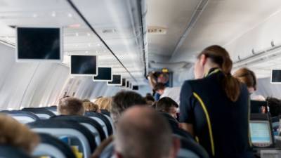 Китайских стюардесс хотят одеть в подгузники для защиты от COVID-19 - nation-news.ru - Китай