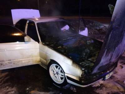 В Запорожье ночью сгорели два автомобиля, – фото - inform.zp.ua - Украина - Запорожье - район Коммунарский