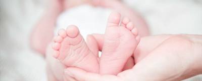 Подключенная к ИВЛ пациентка с COVID-19 родила здорового ребенка - runews24.ru - Вологда