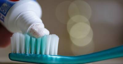 Зубную пасту признали средством борьбы с коронавирусом, - исследование - focus.ua