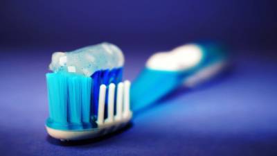 Виктор Зуев - Вирусолог оценил данные о способности зубных паст нейтрализовать коронавирус - russian.rt.com