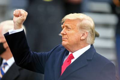 Дональд Трамп - Трампу предложат привиться от коронавируса - lenta.ru - Сша