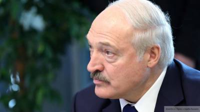 Александр Лукашенко - Лукашенко помог женщине в больнице с зараженными коронавирусом - riafan.ru - Белоруссия - Минск