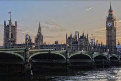 В Лондоне вводится максимальный уровень ограничений из-за коронавируса - argumenti.ru - Англия - Лондон