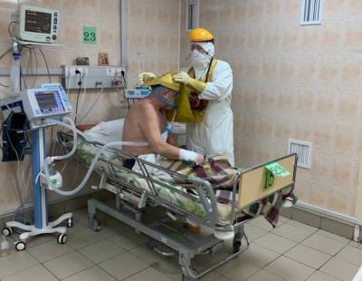 Дмитрий Хубезов - В Рязанской ОКБ священники начали причащать пациентов с COVID-19 - 7info.ru - Рязань