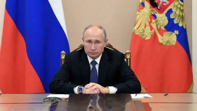 Владимир Путин - Путин продлил до 15 июня 2021 года сроки проживания мигрантов в РФ в связи с коронавирусом - gazeta.ru - Россия