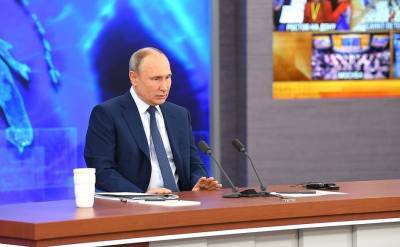 Владимир Путин - Президент РФ рассказал, почему пока не поставил себе прививку от коронавируса - znak.com - Россия