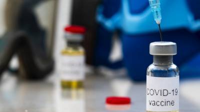 Максим Степанов - На Украине назвали сроки получения первых доз вакцины от COVID-19 - russian.rt.com - Украина