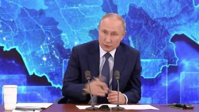 Владимир Путин - Путин допустил обсуждение введения международных сертификатов для привитых от коронавируса - piter.tv - Россия