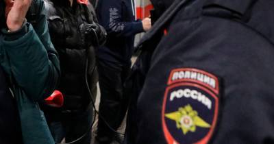 Москвич с коронавирусом оплевал полицейских - moslenta.ru - Москва