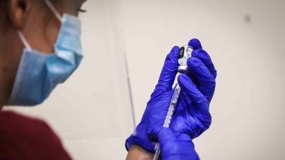 Johnson & Johnson запустила финальные испытания вакцины от COVID-19 - russian.rt.com - Сша