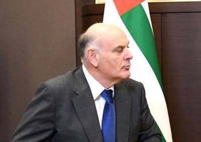 Аслан Бжания - Президент Абхазии Бжания прокомментировал конфликт в Нагорном Карабахе - argumenti.ru - Апсны - Президент