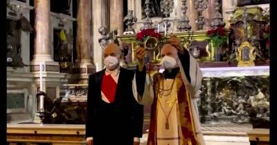В соборе Неаполя не произошло "чудо Януария". Верующие назвали это плохим знаком - focus.ua - Италия