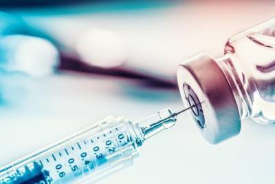 В США регулятор одобрил применение вакцины Moderna от COVID - mk.ru - Сша