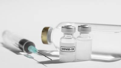 Регулятор одобрил применение вакцины от коронавируса Moderna в США - newinform.com - Сша