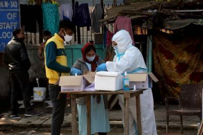 В Индии число случаев заражения коронавирусом превысило 10 миллионов - aif.ru - Индия