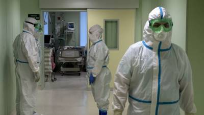 В России за сутки скончались 585 пациентов с коронавирусом - russian.rt.com - Россия