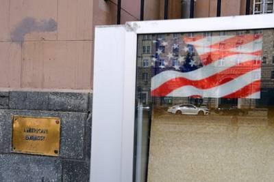 В посольстве США прокомментировали закрытие двух генконсульств в России - lenta.ru - Россия - Сша - Екатеринбург - Владивосток