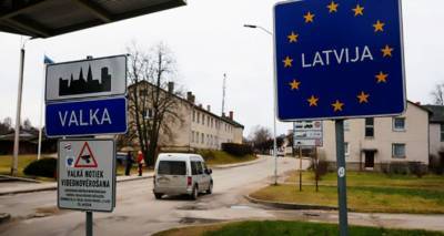 Люди в Латвии снова вышли на улицы: протесты из Риги переместились в Валку - lv.sputniknews.ru - Латвия - Рига
