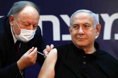 Биньямин Нетаньяху - Юлий Эдельштейн - Премьер-министр Израиля привился от COVID-19 в прямом эфире - m24.ru - Израиль