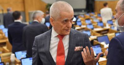 Геннадий Онищенко - Онищенко дал совет, где и как справлять Новый год - ren.tv