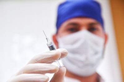 Кремль назвал приоритеты России при производстве вакцины от COVID-19 - tvc.ru