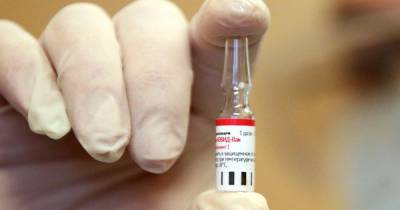 Более 100 тысяч человек получили вакцину "Спутник V" от COVID-19 - ren.tv