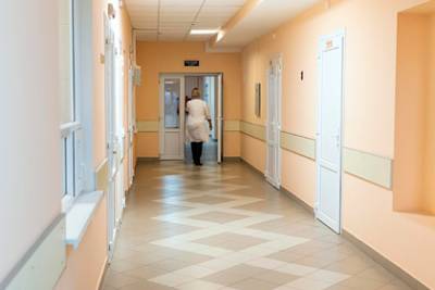 В Минздраве объяснили отказ врачей лечить россиянина с туберкулезом и COVID-19 - lenta.ru
