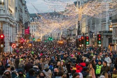 Борис Джонсон - Британцы бросились массово покидать Лондон - lenta.ru - Англия - Лондон