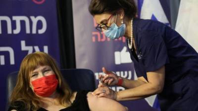 Юлий Эдельштейн - Биньямин Нетанияху - "Подставить плечо". Израиль начал общую антикоронавирусную вакцинацию - ru.espreso.tv - Израиль