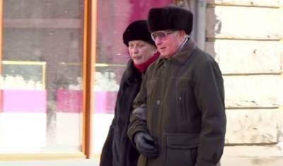 Главное за ночь: пенсионеров подвергнут проверке, тестирование по-новому, транш от МВФ, скандал в ПриватБанке и дополнительные поезда на праздники - smartmoney.one - Украина - Укрзализныця