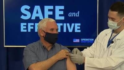 Майк Пенс - Вице-президент США Майк Пенс сделал прививку от коронавируса - piter.tv - Сша