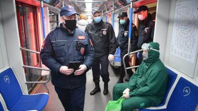 В Москве приставы начали взыскивать штрафы с нарушителей ограничений - russian.rt.com - Россия - Москва