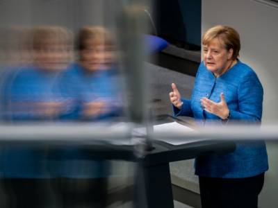 Bild: правительство Меркель хочет закрытия границ ЕС для британцев из-за нового вида COVID-19 - unn.com.ua - Франция - Англия - Германия - Киев - Голландия
