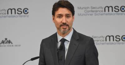 Джастин Трюдо - Премьер-министр Канады собрался публично привиться от коронавируса - ren.tv - Канада
