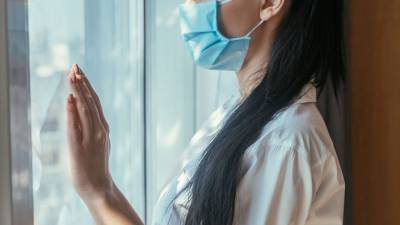 Обнаружены новые последствия коронавируса у женщин - gazeta.ru - Англия