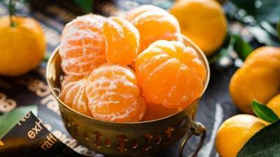 Россиянам рекомендуют съедать не более четырех мандаринов в день - piter.tv - Казахстан