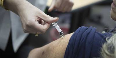 В Израиле всплеск коронавируса, на вакцинацию уже записались более 150 тысяч человек - nep.co.il - Израиль