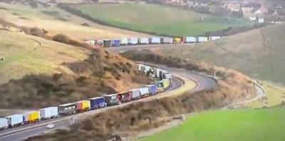 Борис Джонсон - News Front - Сотни грузовиков застряли на границе, так как Франция запретила сообщение с Британией - news-front.info - Франция - Англия