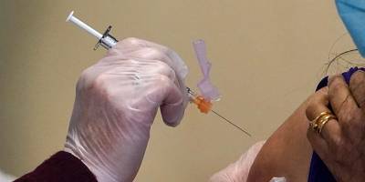 «Немедленно остановите вакцинацию!» Все аргументы тех, кто против - detaly.co.il