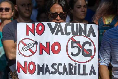 Отказавшихся от вакцины от коронавируса поставят на учет в Испании - lenta.ru - Испания