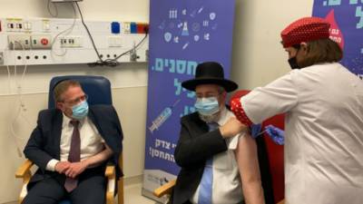 Давид Лау - Раввины сделали прививки и призвали последовать их примеру - vesty.co.il - Израиль