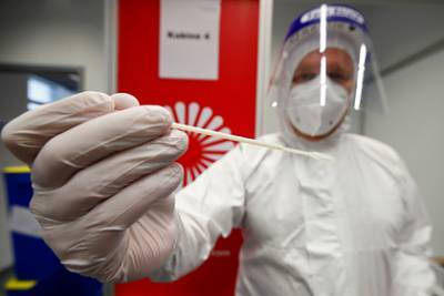 Ученые рассказали об уязвимости мутировавшего коронавируса к вакцинам - lenta.ru - Сша