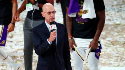 Адам Сильвер - Комиссар НБА заявил, что лига рассматривает вариант с расширением из-за коронавируса - russian.rt.com